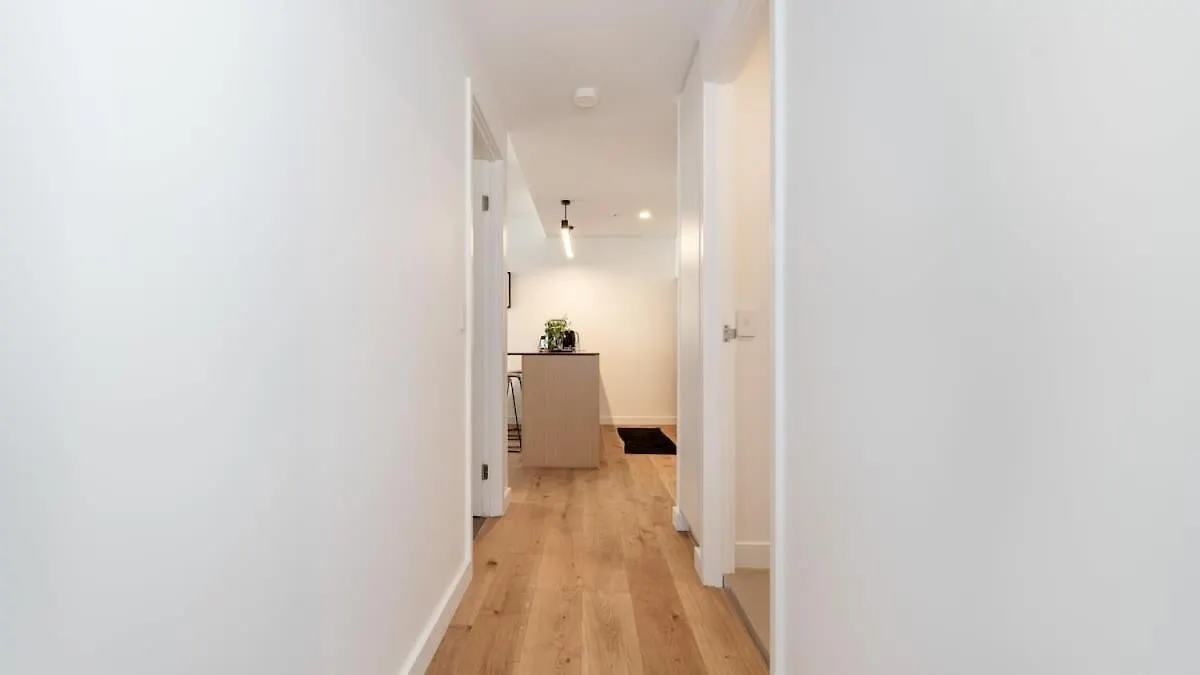 Resort Living 2Br With Pool Spa Gym & Parking Brisbane