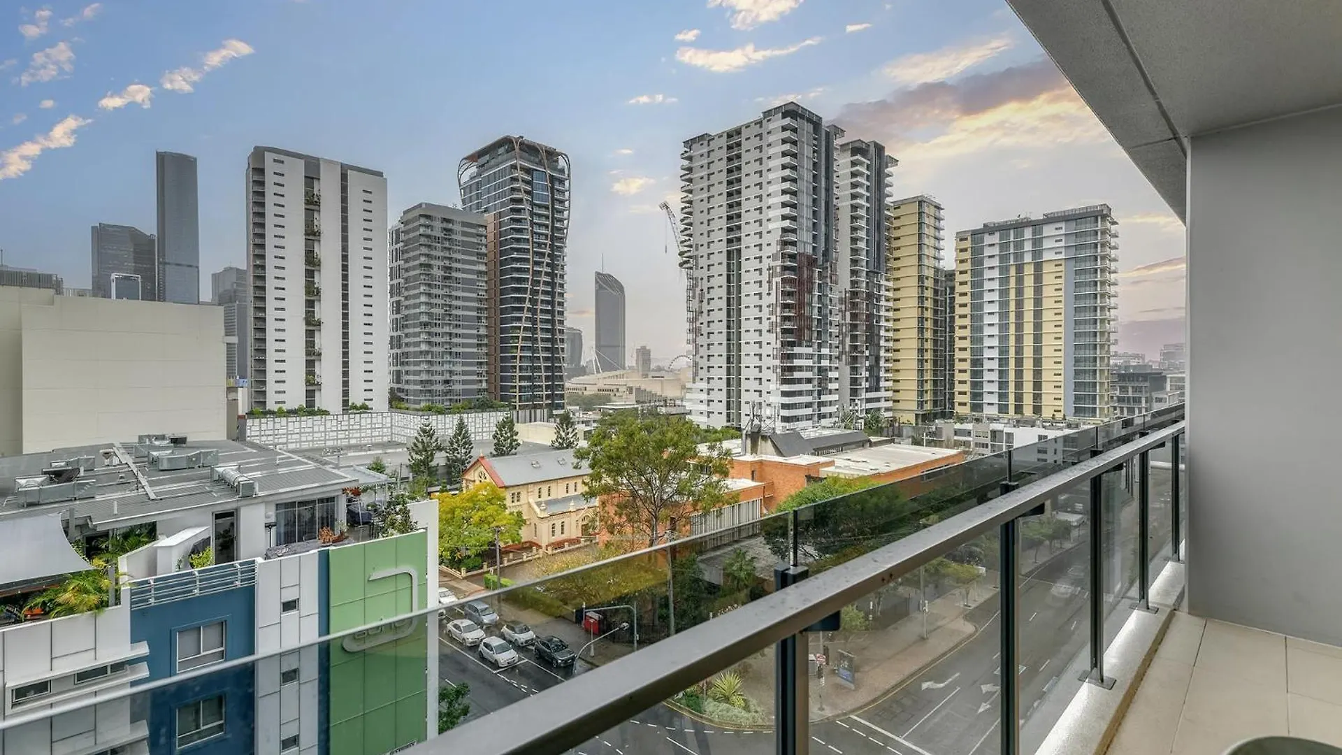 Resort Living 2Br With Pool Spa Gym & Parking Brisbane Apartmán