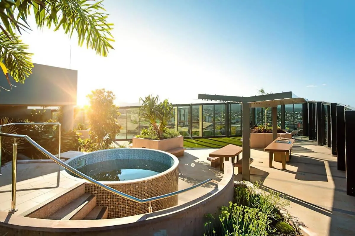 Resort Living 2Br With Pool Spa Gym & Parking Brisbane Apartmán
